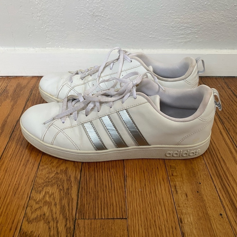 Adidas White Court Sneakers Silver Stripes Retro Women’s 9.5